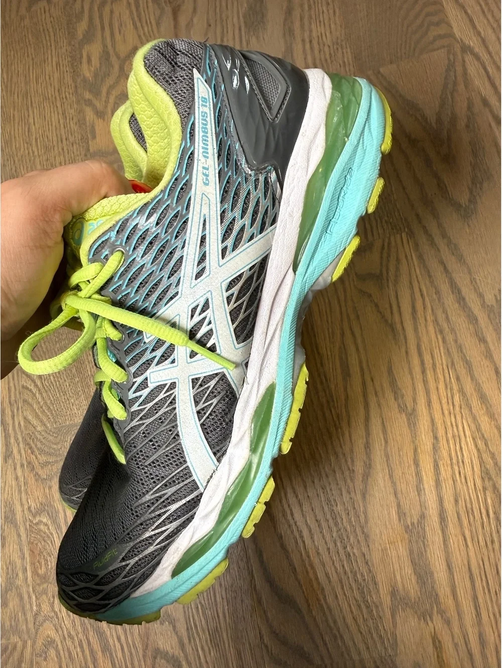 Asics Gel Nimbus 18 Running Shoe Size 7.5